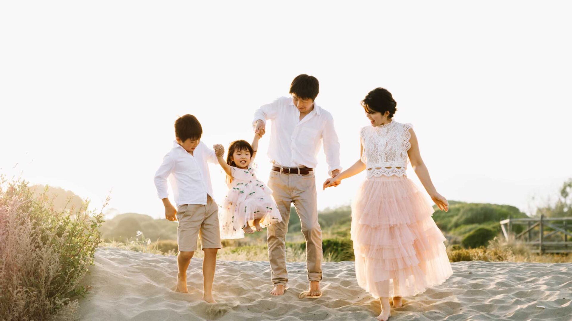 Natsuha and Toshi – Family Shooting at Cabopino beach